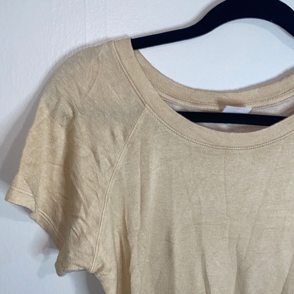 🎱Adorable Tan Comfy Unique top! - Picture 2 of 8